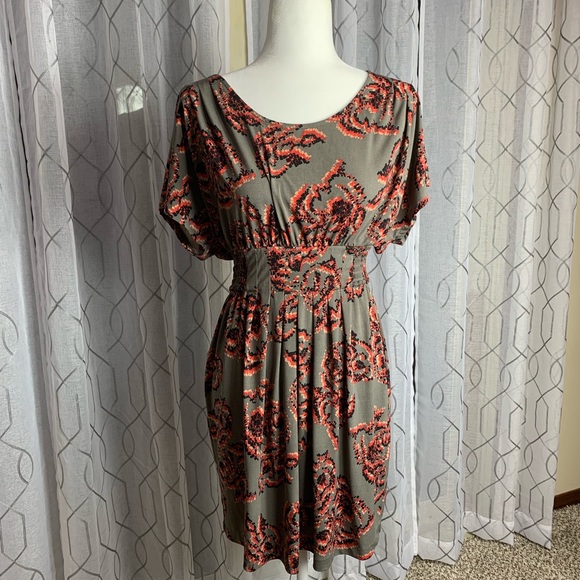 Elle Belted Dress Size Small - Picture 4 of 7
